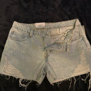 New with tags H&M 90s boyfriend shorts Size 6